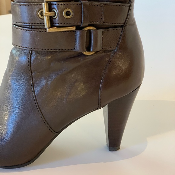Coach brown calf boots. - Picture 6 of 7